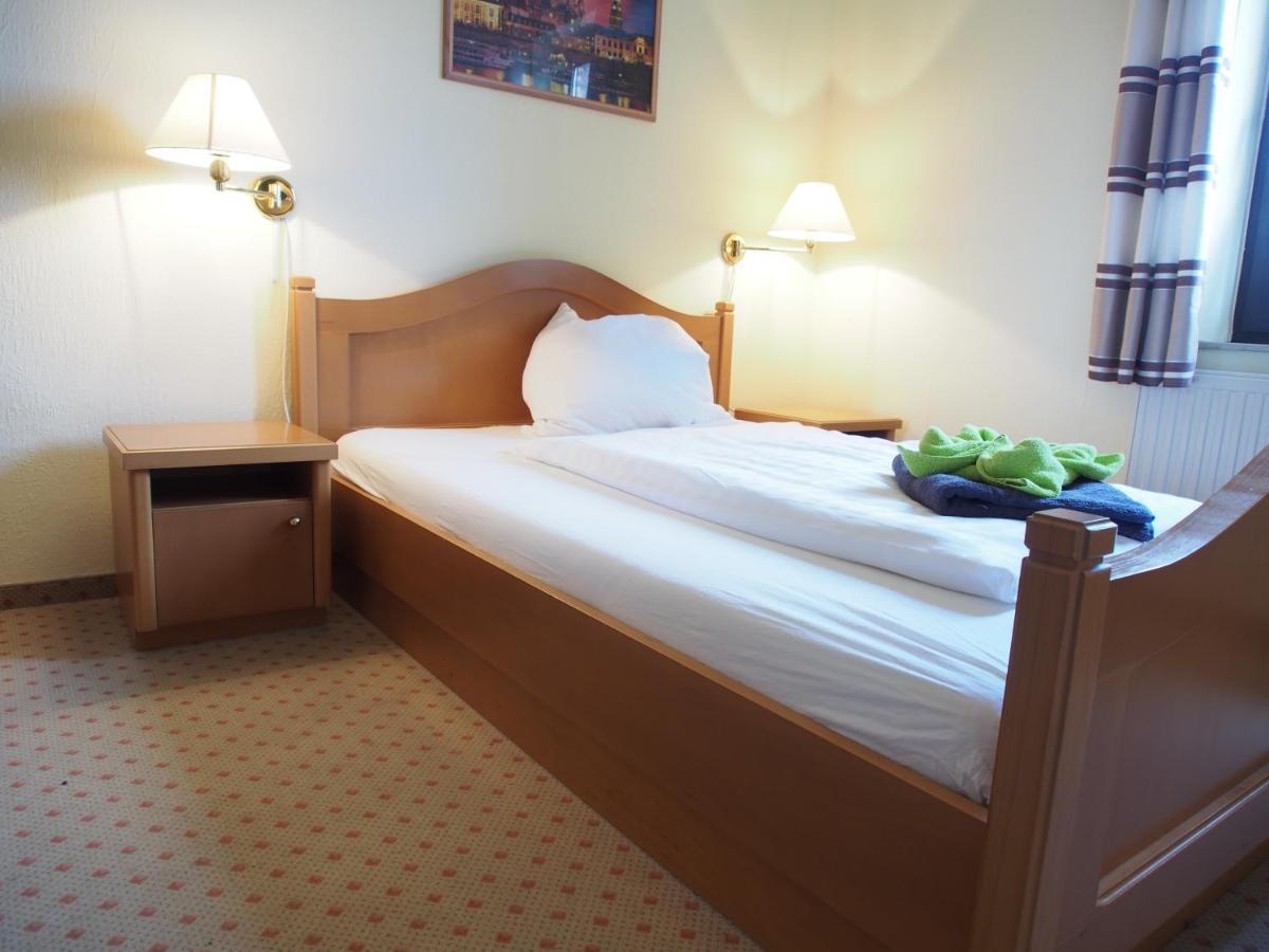 Altes Teichhaus - Pension Ottendorf-Okrilla Dış mekan fotoğraf